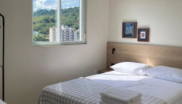 Studio completo no centro com garagem coberta e vista - Foto 2