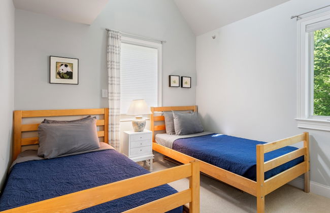 Beautiful Home on a Quiet Lot, Sleeps 14, Treehouse & Game Room! - Foto 7