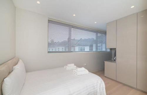 Modern Smart Home with Garden close to Richmond - Pass the Keys - Foto 26