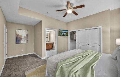 Luxury 13th Floor Condo: Downtown/ Parking 21 /Gym - Photo $