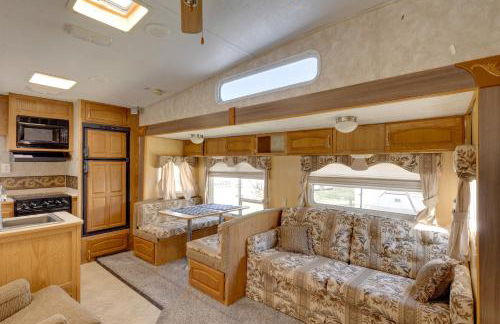 2 Mi to Lake Guntersville Peaceful Camper Home - Foto 11