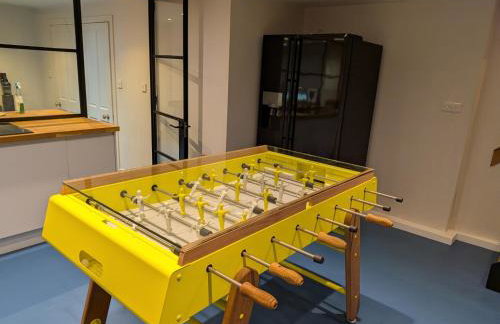 Stylish Leeds City Centre Retreat with Private Terrace & Hottub - Foto 18