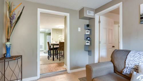 District Heights Apartment with Patio and Seating - Foto 5