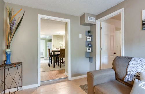 District Heights Apartment with Patio and Seating - Foto 5