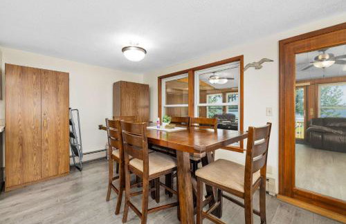 Lakefront Home on Pike Lake with Private Dock and Firepit - Foto 11