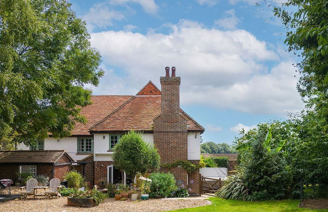 Tranquil Luxe in Country Cottage - Photo 33
