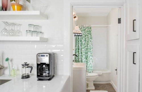 Downtown Walkable - 2 bed 1 bath King Bed - Foto 4