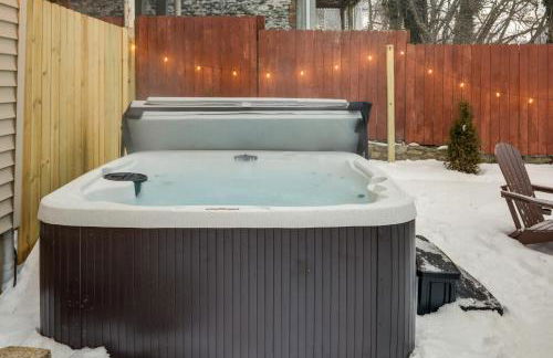 Walk to OTR! Hot Tub and Movie Room at Cincy Condo - Foto 4
