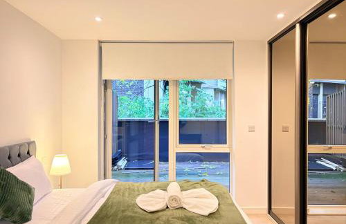 Modern and Spacious 3BR Flat W Balcony - Sleep 12 - Foto 16