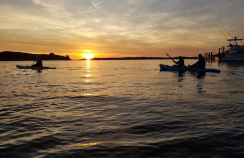 Waterfront home with Private Dock and swimming area, large fenced backyard - Foto 1