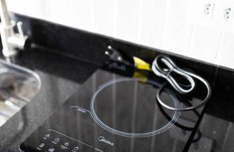 107-Studio compacto, moderno, climatizado perto da UEL - Foto 23