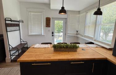 Updated 2 bedroom close to downtown and university - Foto 11