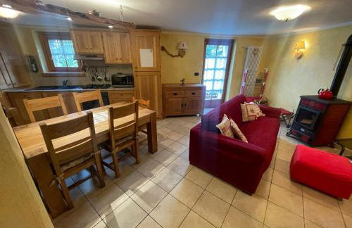 Bilocale pietra e legno immerso nella natura - Foto 8