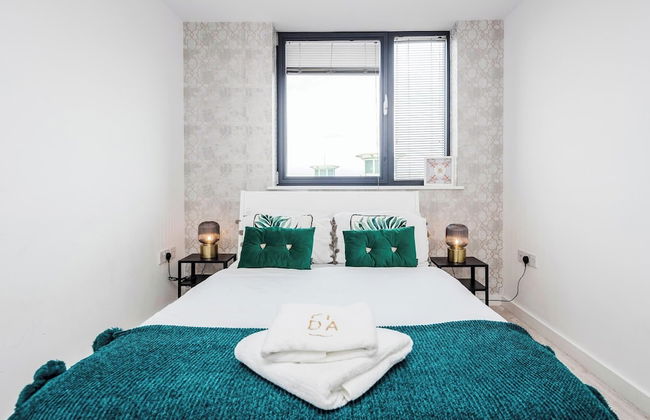 Basildon - 2-bed - Sleeps 5 - Near Train Station - Foto 2