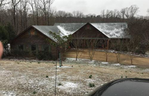 Oxford Chalet Getaway with Lake/Beach Access - Foto 51