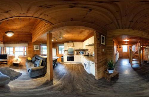 Red Squirrel log cabin with hot tub - Foto 16