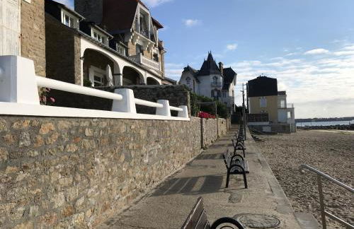 TOUT A PIED ! T2 25m2 - Parking privé - Wifi - Foto 27