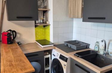 Le Pavois d'Or, studio rénové avec goût, Superbe Vue, Proximité Gare et Centre, Climatisation - Foto 4