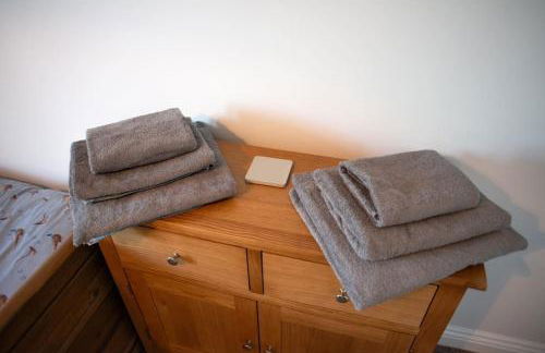 Country Crabtree Bungalow with large wild garden - Photo 15