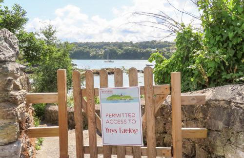 Ynys Faelog Cottage - Photo 43