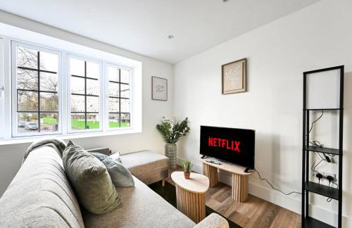 Historic 2-Bed Hideaway Near Hampton Court Palace - Foto 14