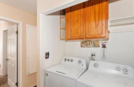 Mountain Palette by Avantstay Hot Tub, Game Room, Deck, Sweeping Views! - Photo 42