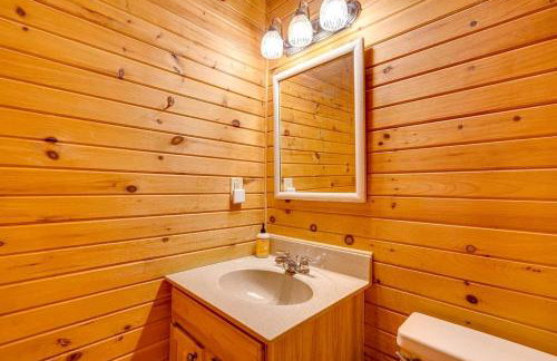Secluded Luxury Cabin with Hot Tub on 40 Private Acres Near Moorefield, West Virginia - Foto 17