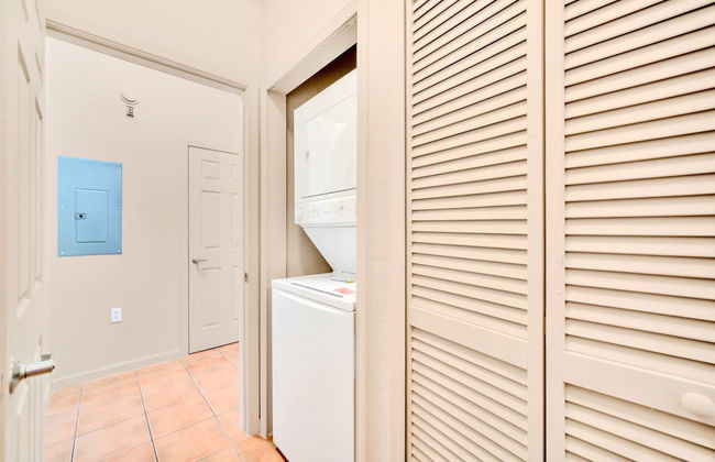 Modern 2BR Condo - Near Disney Pool Hot Tub - Foto 20