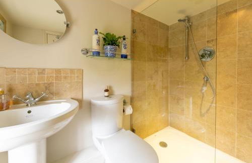 Wisteria Cottage , Pretty Cotswold Cottage close to Chipping Campden - Photo 25