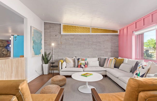 Northview Mid-century Escape Pool Firepit Bocce - Foto 4