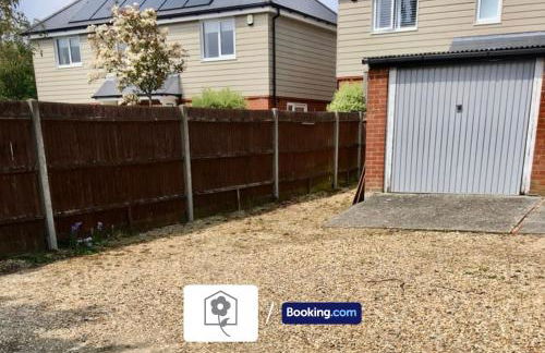 Netley Village Apartment By Your Stay Solutions Short Lets & Serviced Accommodation Netley Southampton With Free Wi-Fi - Photo 24