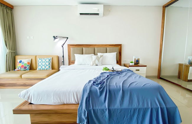 Big And Comfy Studio At Kemang Village Apartment - Foto 1