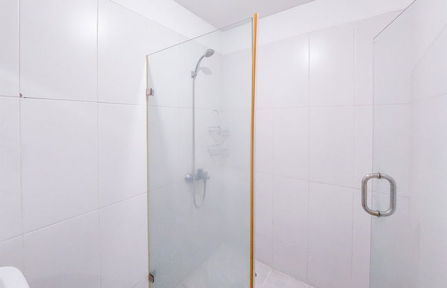 Best Place And Homey Studio Skylounge Tamansari Apartment - Foto 12