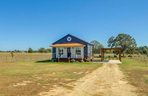 Pond and Grazing Cattle! Rural Getaway Near Van - Foto 29