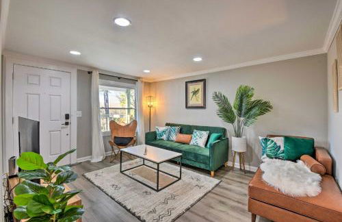 Private Yard and Fire Pit Commerce Home! - Foto 5