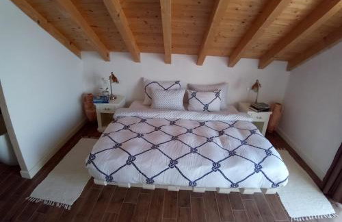 Captain's Attic - Photo 16