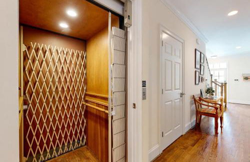 Luxury cottage with pools & multiple decks, 1/2 block to beach - Foto 38