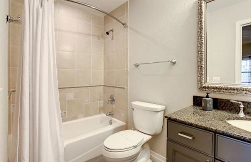 MINUTES FROM DISNEY 3bed 3bath Poolside at LUXURIOUS RESORT - Foto 26