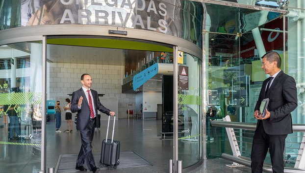 Traslado privado al aeropuerto de Lisboa – Llegada, salida o ida y vuelta - Foto 2, Traslado privado al aeropuerto de Lisboa – Llegada, salida o ida y vuelta | BlueLane Servicio de Chofer