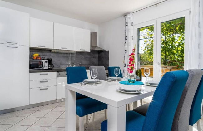 Tranquil Oasis Holiday Home Primorski Dolac With Pool - Foto 11