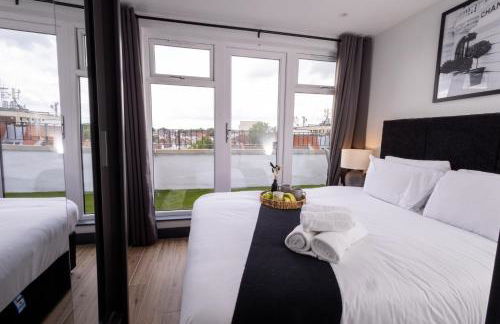 Brand-New Top-Floor Flat with Stunning Balcony & Parking - Foto 3