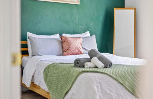 Family-friendly Ellenwood Home with Parking & Deck - Foto 16