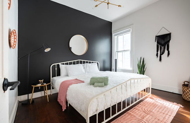 NEW Luxe Pet Friendly Free Parking Downtown - Foto 60