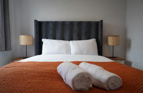 2 Bedroom House Near City Centre with Parking - Foto 15