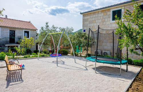 Villa Josip near Omiš , private pool - Photo 37