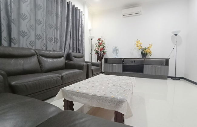 OYO 90203 Emma Sukma Homestay - Foto 2