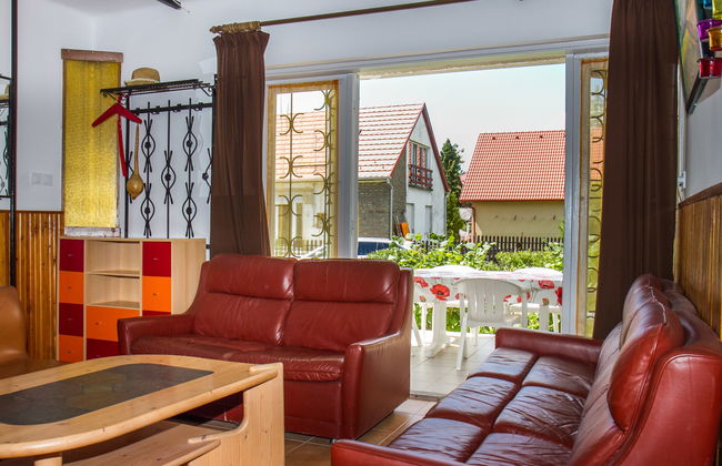 3 bedroom House in Balatonboglár with garden and terrace - Photo 4
