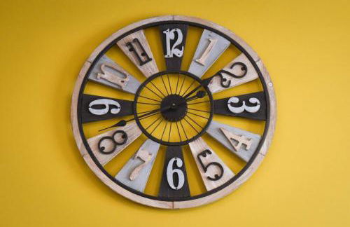 Air Maison - Family Home with Off-Road Parking - Photo 46