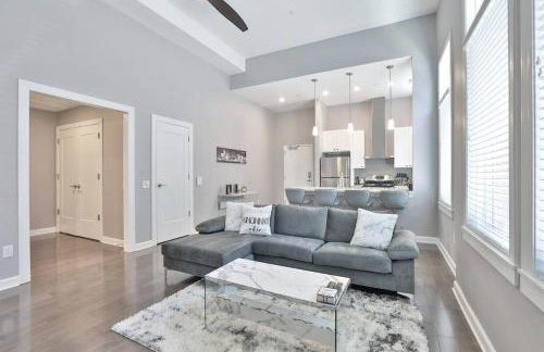 **NEW mOdernLUX best OTR condo *Park ONsite** - Foto 1