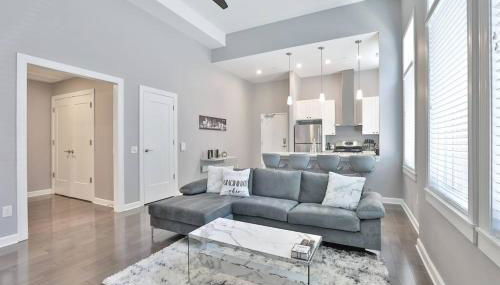 **NEW mOdernLUX best OTR condo *Park ONsite** - Foto 1